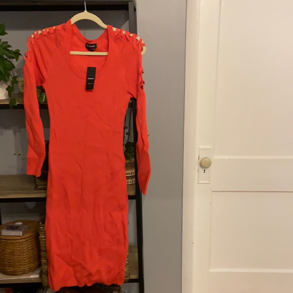 NWT! Salmon bebe bandage midi dress with shoulder detail